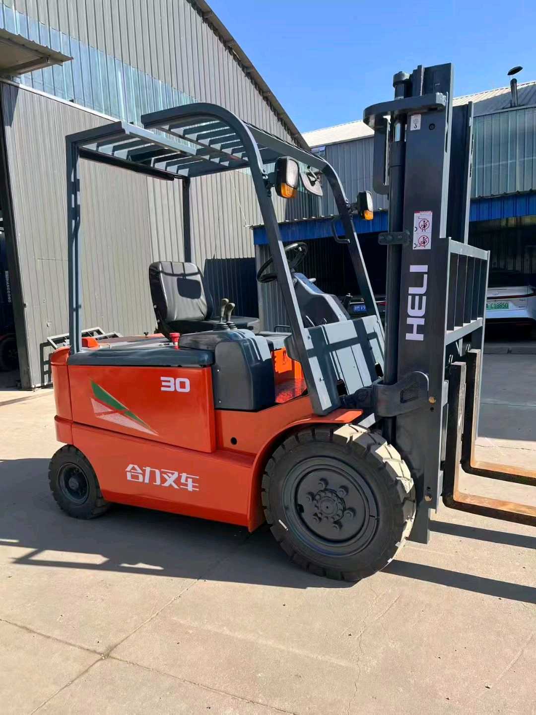 二手合力3吨平衡重式电车出租