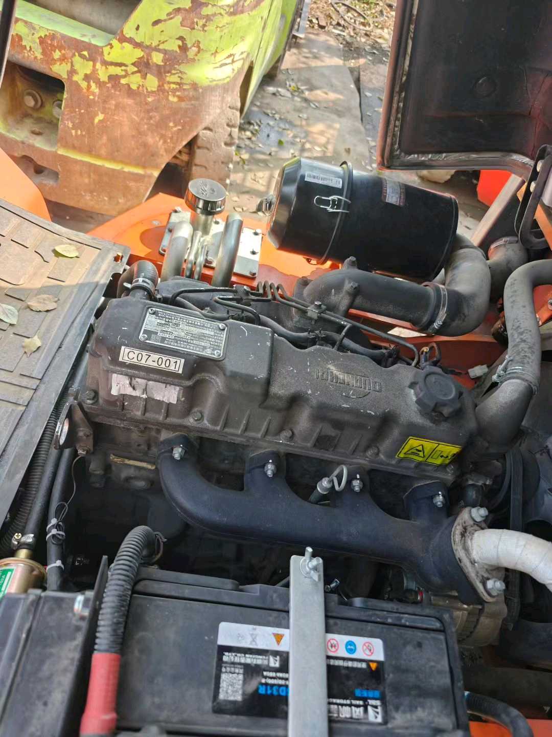 四川省成都市成华区保和街道邛崃山路333号二手合力3吨升高0米柴油叉车