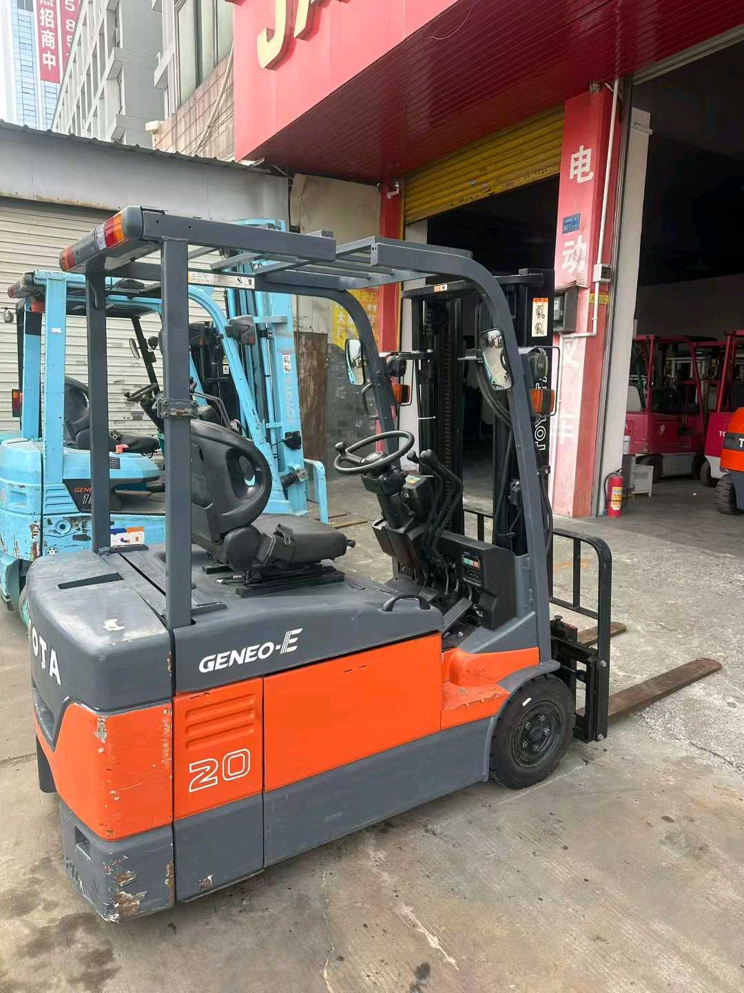 广东省东莞市环湖西路二手丰田2吨升高0米电动叉车