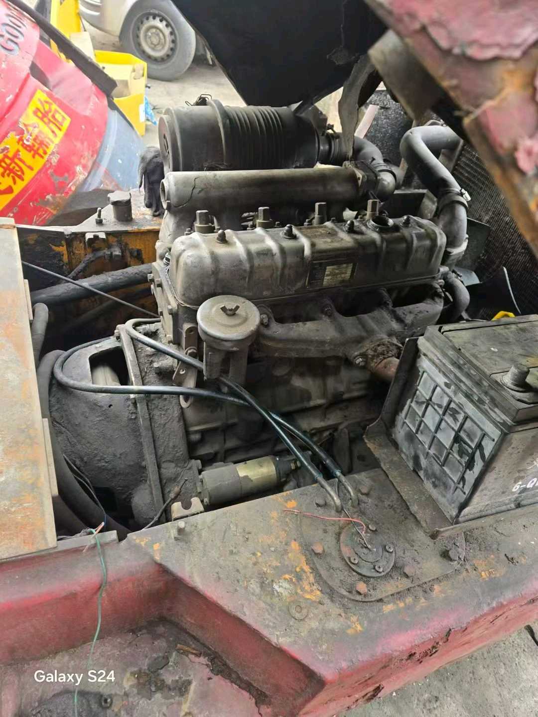 安徽省蚌埠市龙子湖区淮河路638号二手杭叉3吨升高0米柴油叉车