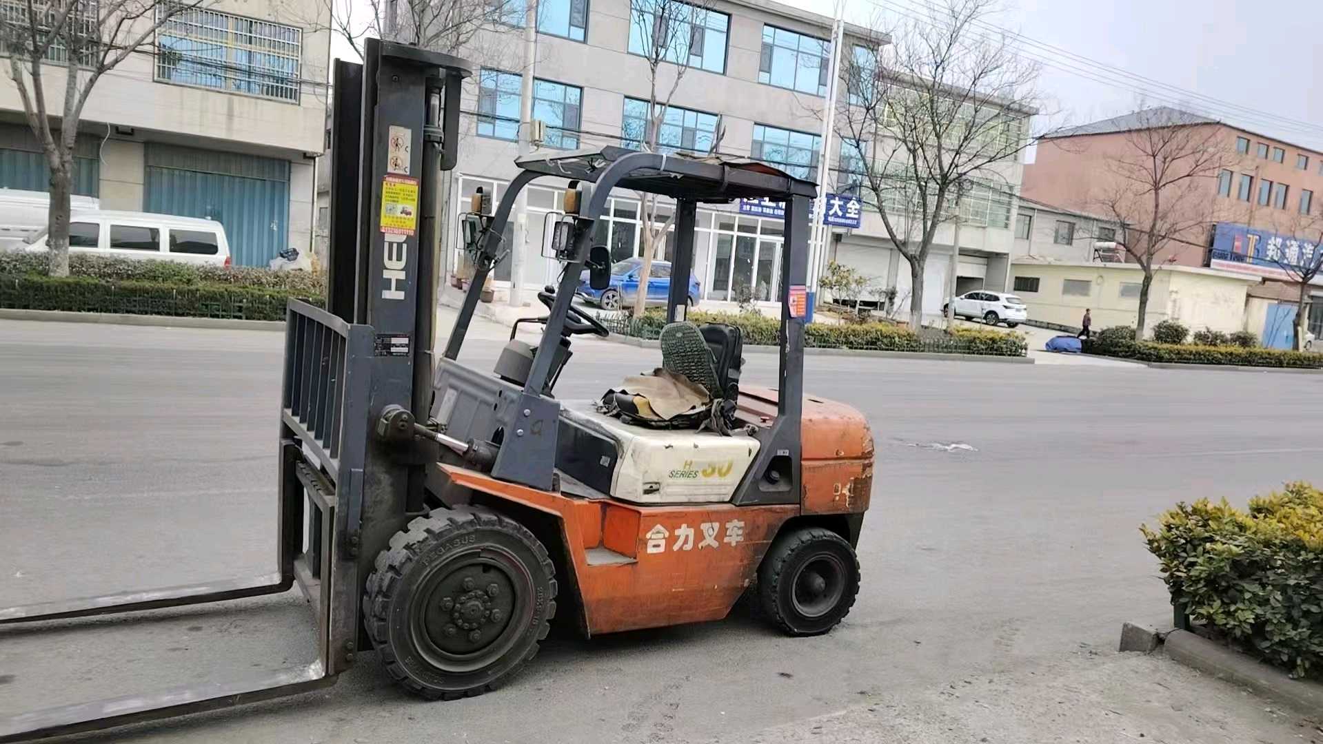 山东省临沂市兰山区沂蒙路223号二手合力3吨升高0米柴油叉车