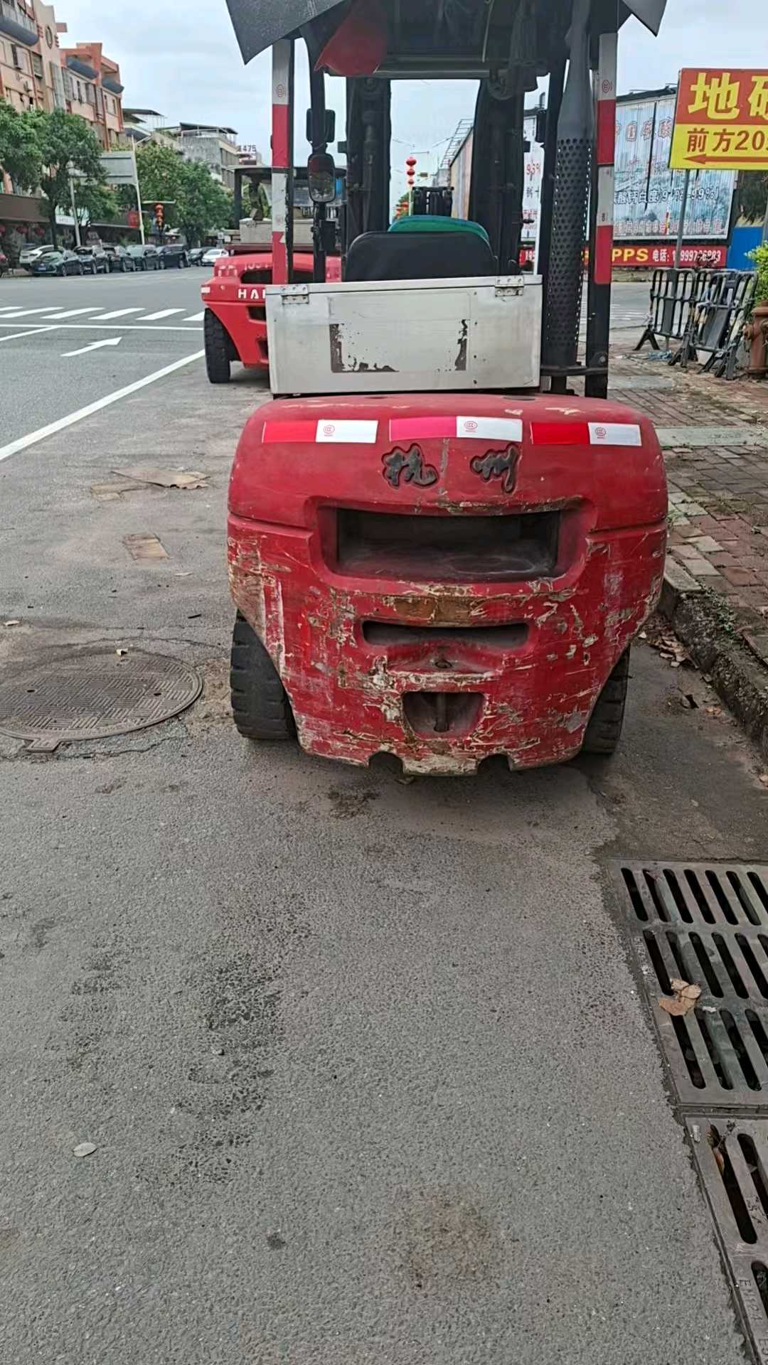 二手杭叉3吨柴油叉车出售