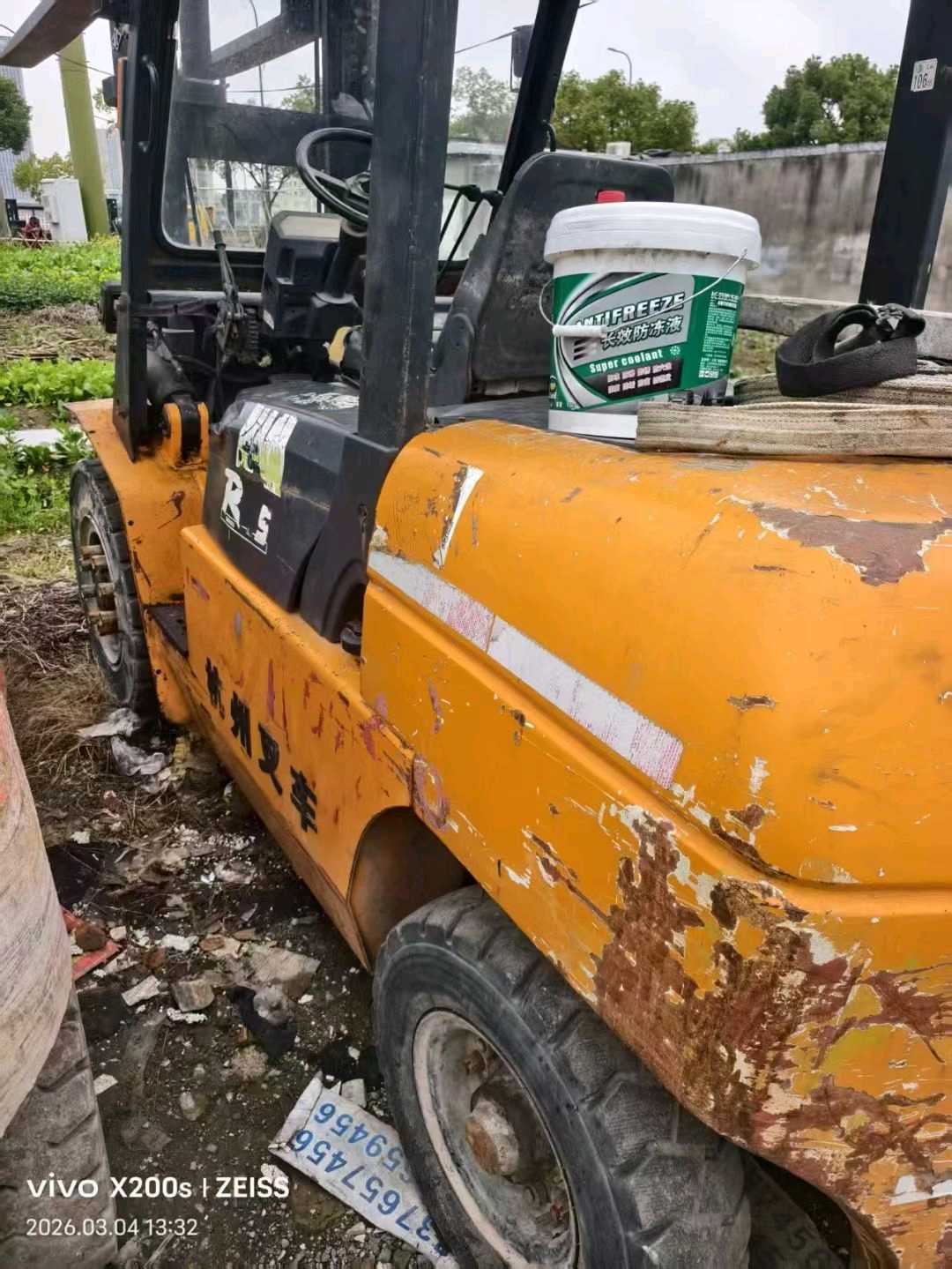 河北省石家庄市桥西区石家庄桥西区京广西街与新石南路交叉口二手杭叉4.5吨升高0米柴油叉车