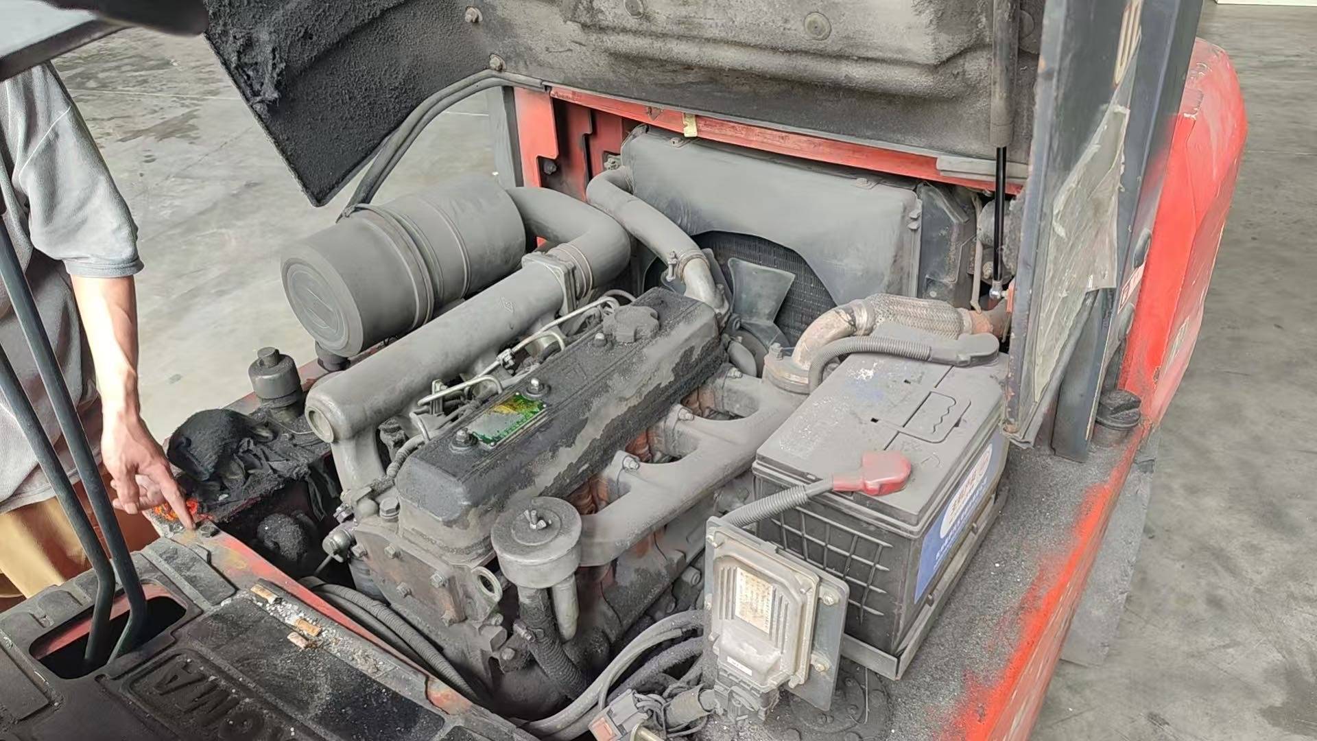 广东省东莞市伟丰路与牛山景荣街交叉口正北方向111米左右二手江淮3.5吨升高0米柴油叉车