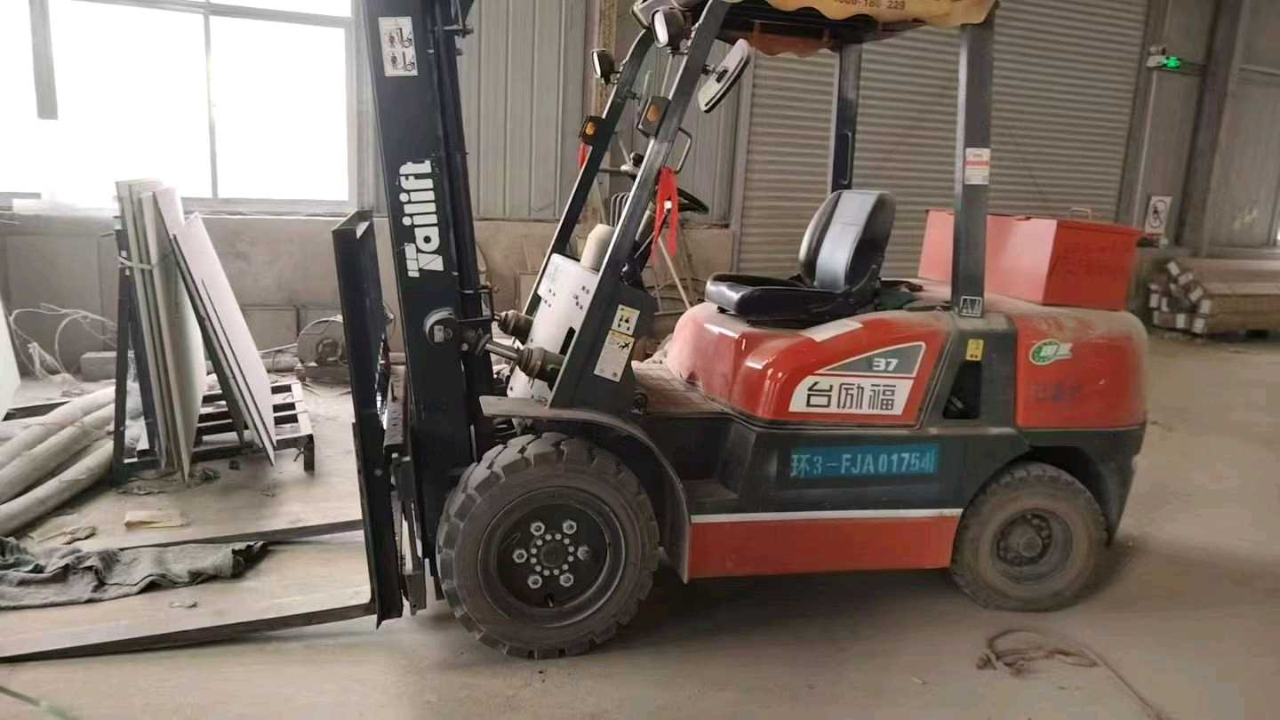 二手台励福3.8吨柴油叉车出售