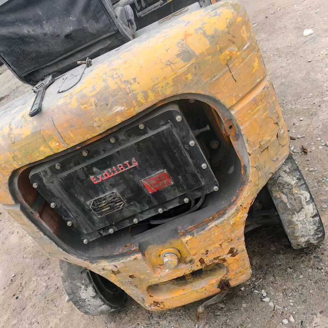 江苏省常州市天宁区关河中路138号二手杭叉1.5吨升高0米电动叉车