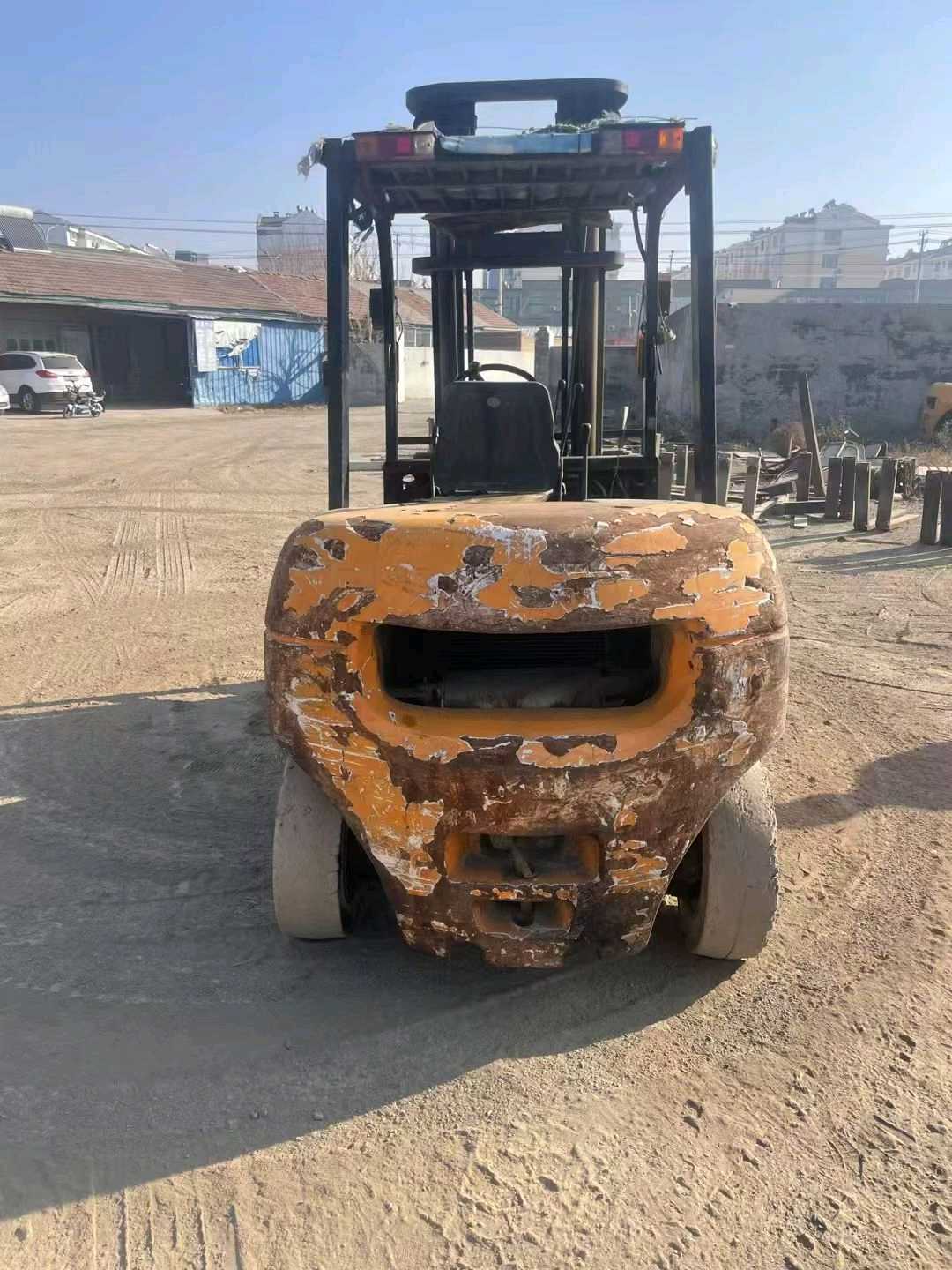 山东省德州市德城区迎宾大街二手杭叉4.5吨升高0米柴油叉车