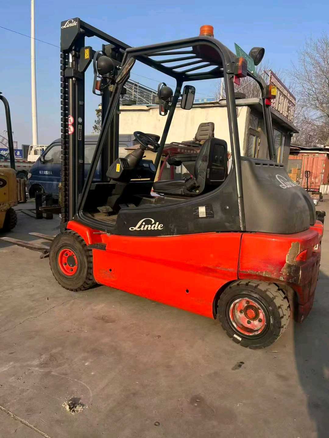 二手林德3吨电动叉车出售