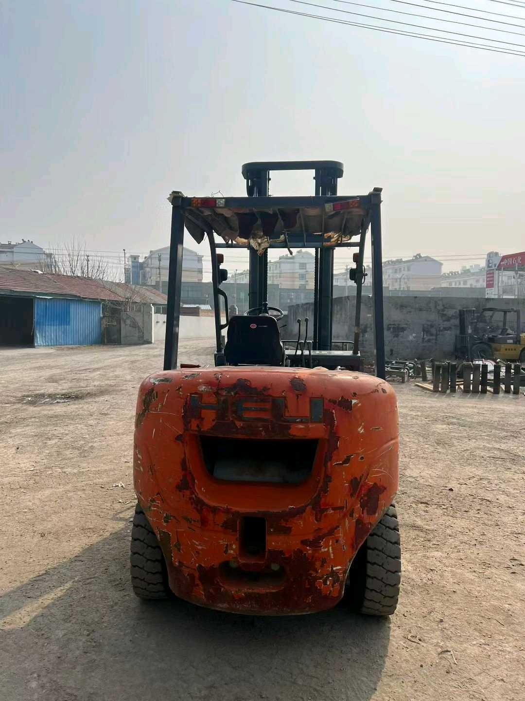 山东省德州市德城区迎宾大街二手合力5吨升高0米柴油叉车