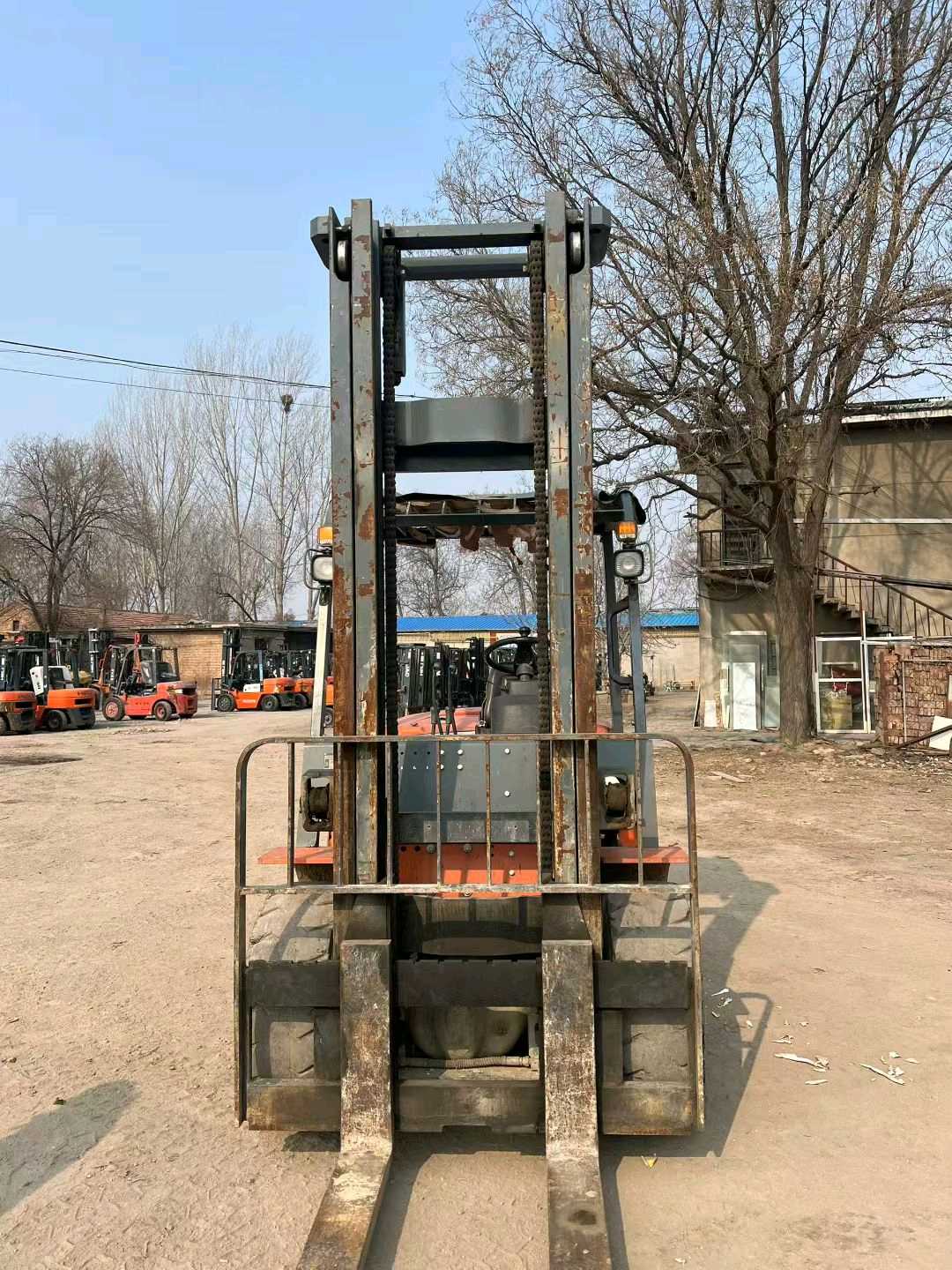 山东省德州市德城区迎宾大街二手合力5吨升高0米柴油叉车