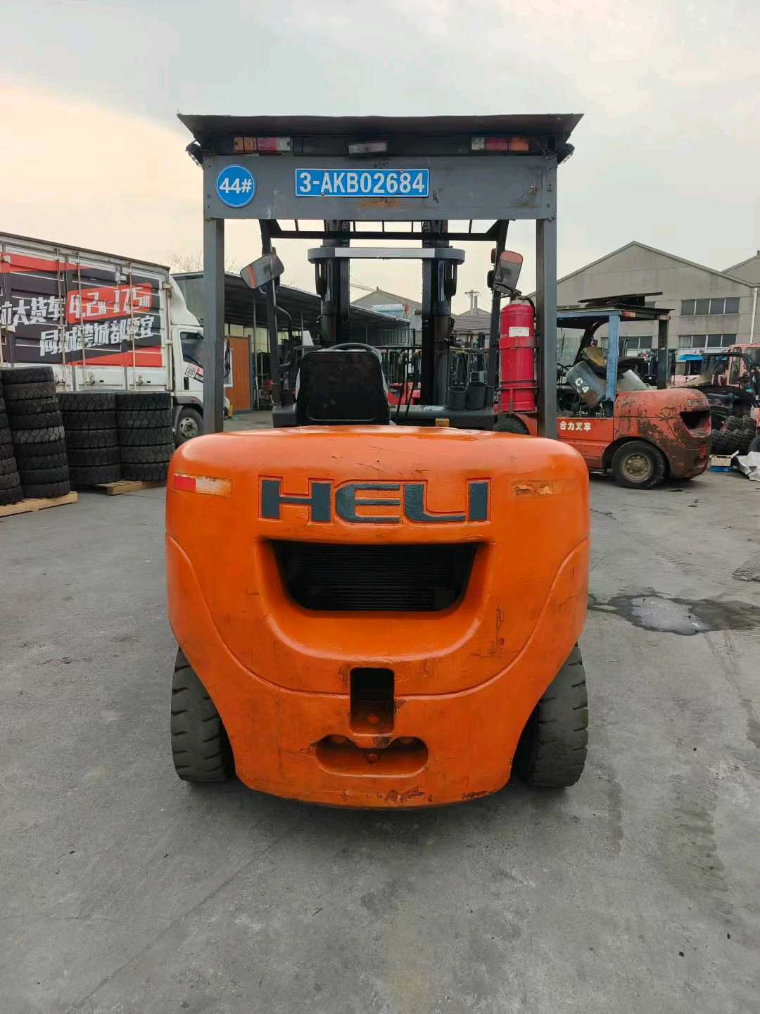 江苏省常州市天宁区关河中路138号二手合力5吨升高0米柴油叉车