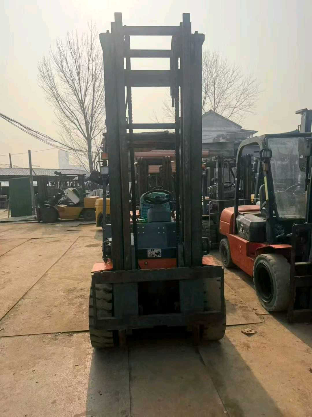 河北省石家庄市桥西区石家庄桥西区京广西街与新石南路交叉口二手合力3.5吨升高0米柴油叉车