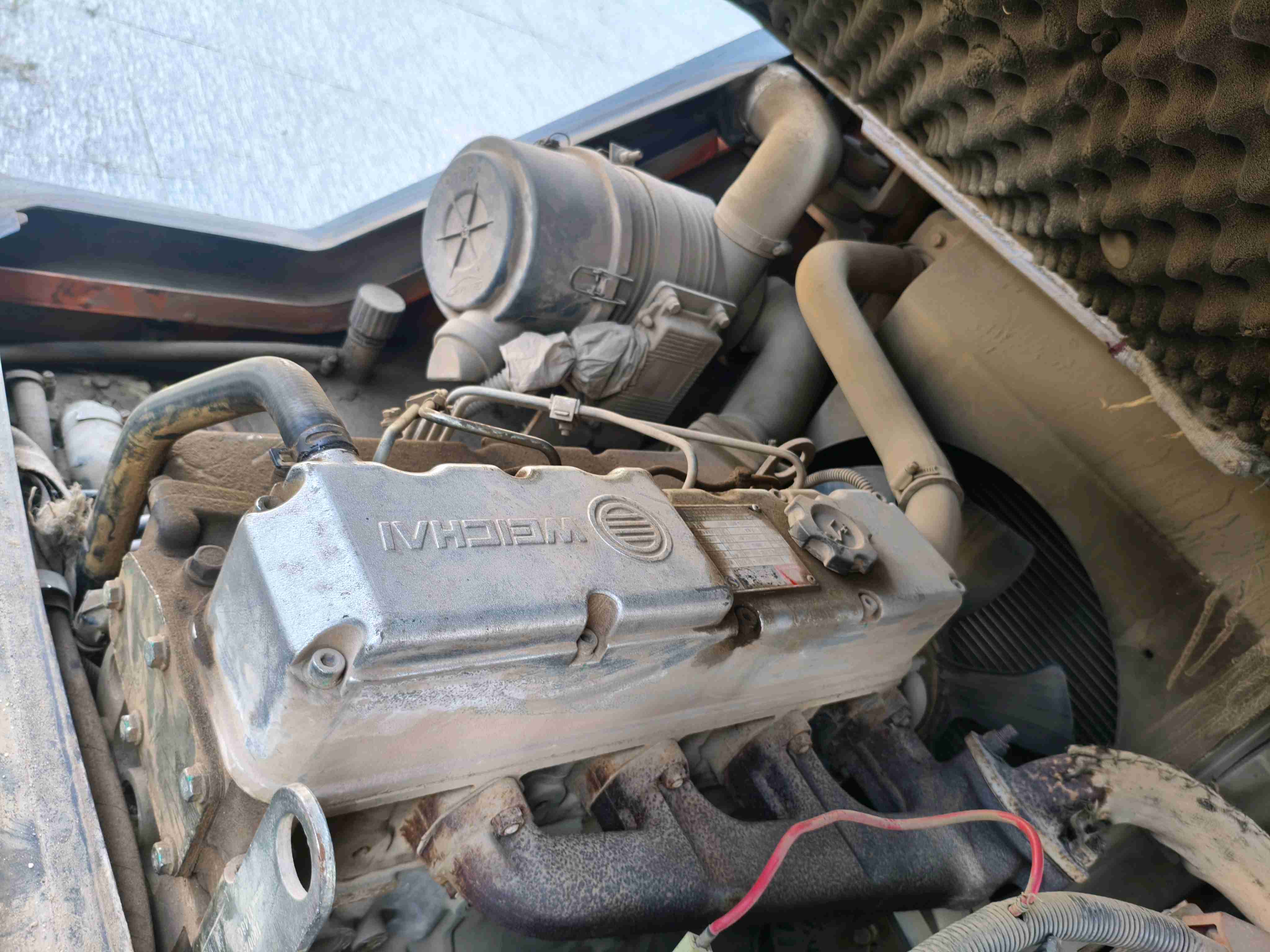 江西省抚州市临川区青云街道金巢大道39号二手宝骊3.8吨升高0米柴油叉车