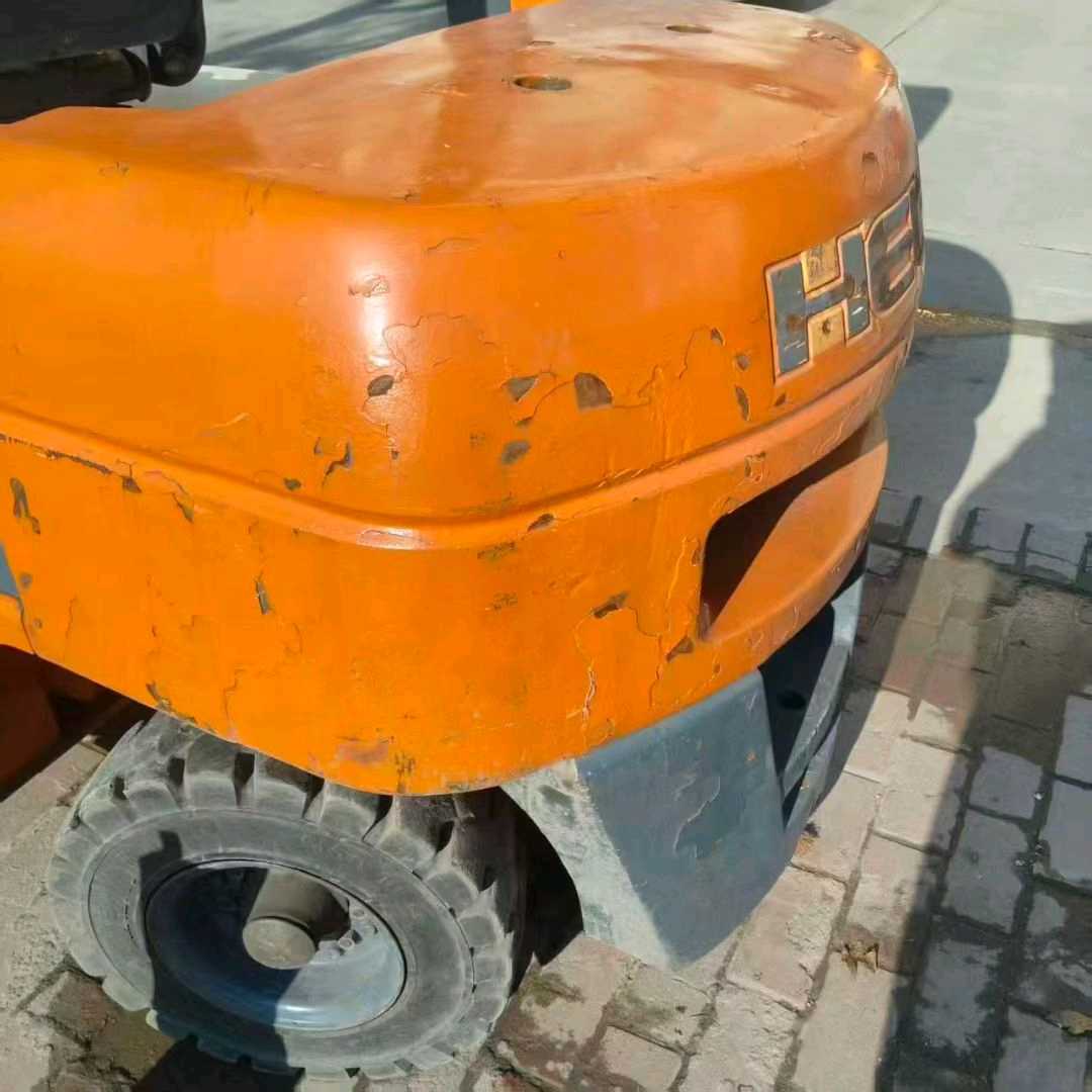 广东省东莞市环湖西路二手合力3.5吨升高0米柴油叉车