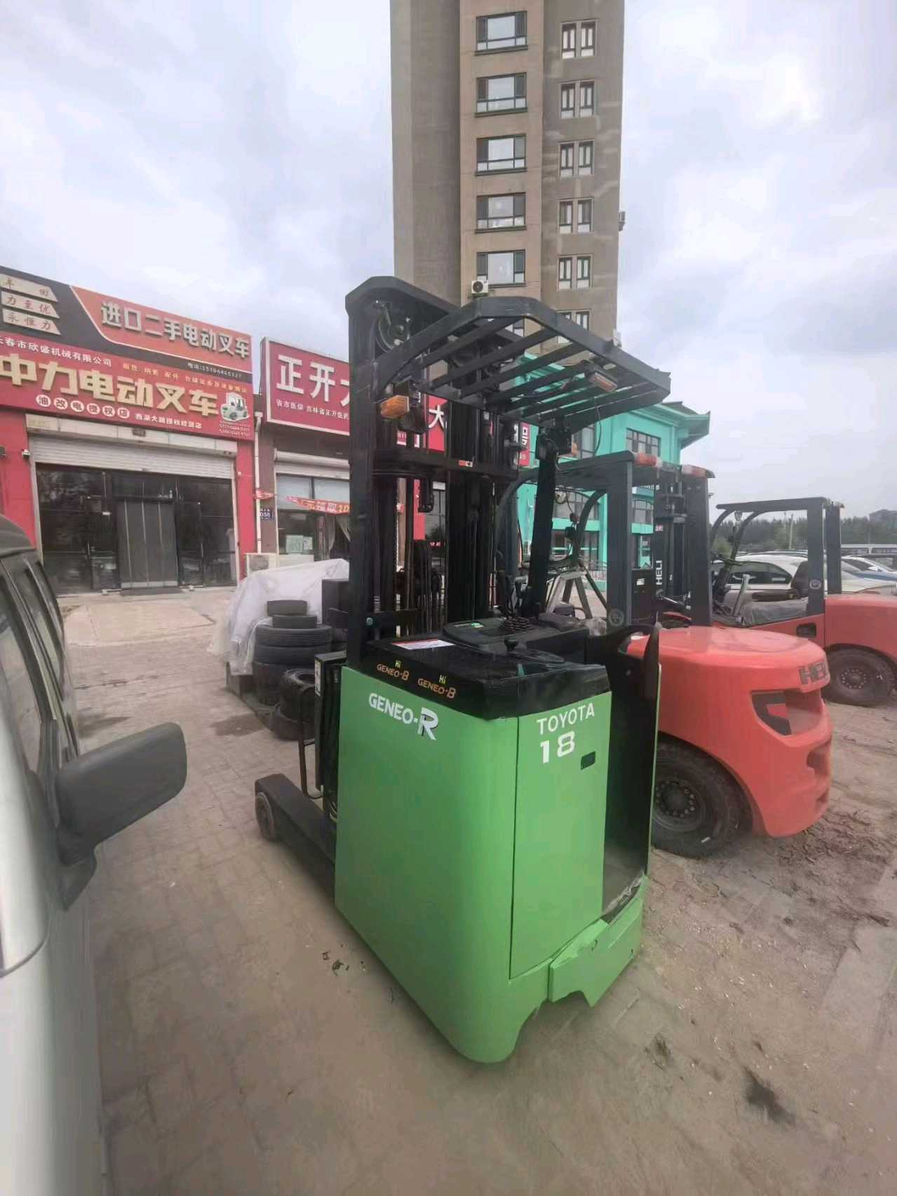吉林省长春市绿园区汽开区西湖大路波尔的家8栋103门市二手丰田1.8吨升高0米站驾前移式电动叉车