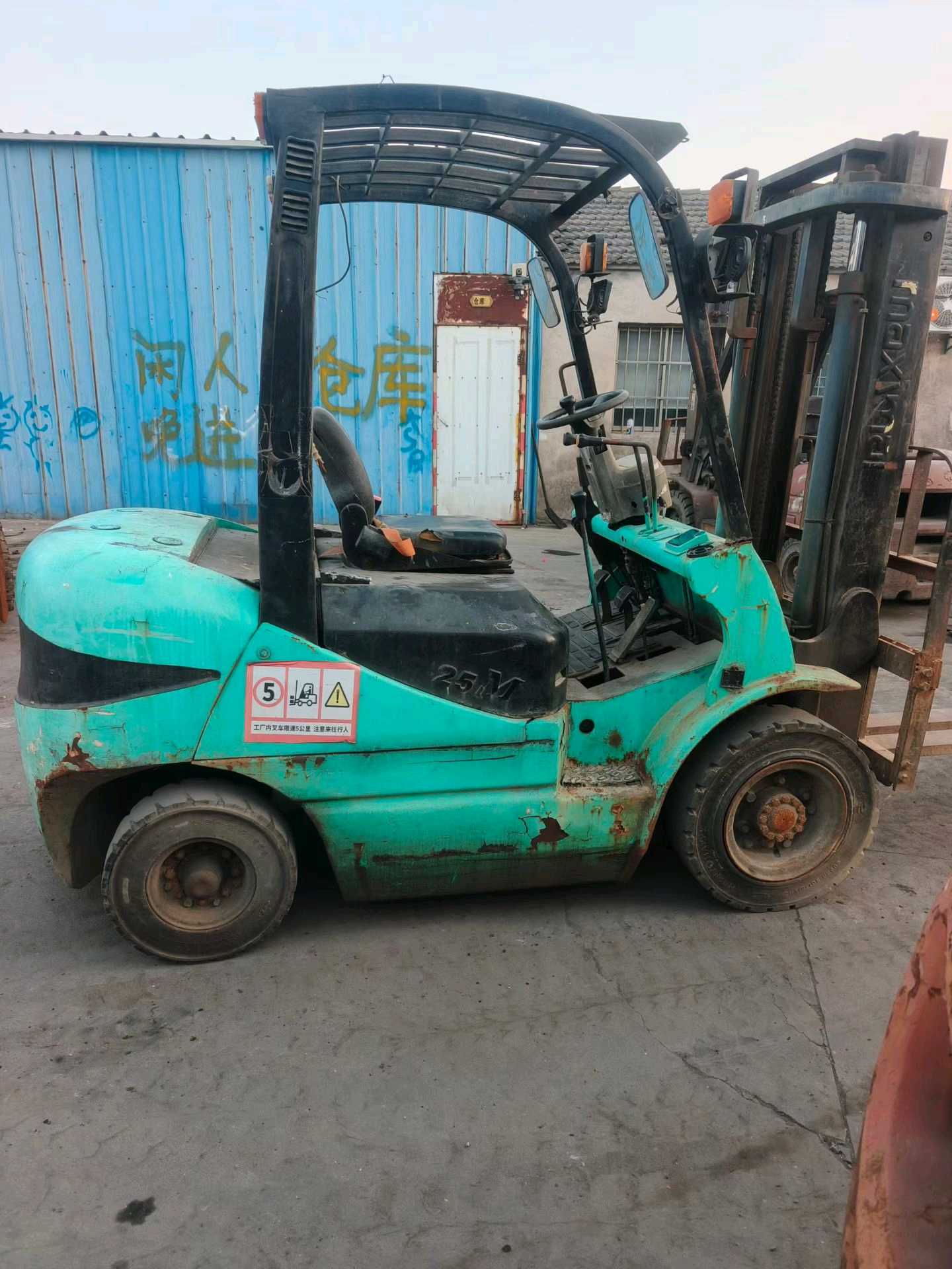 二手其他2.5吨柴油叉车出售