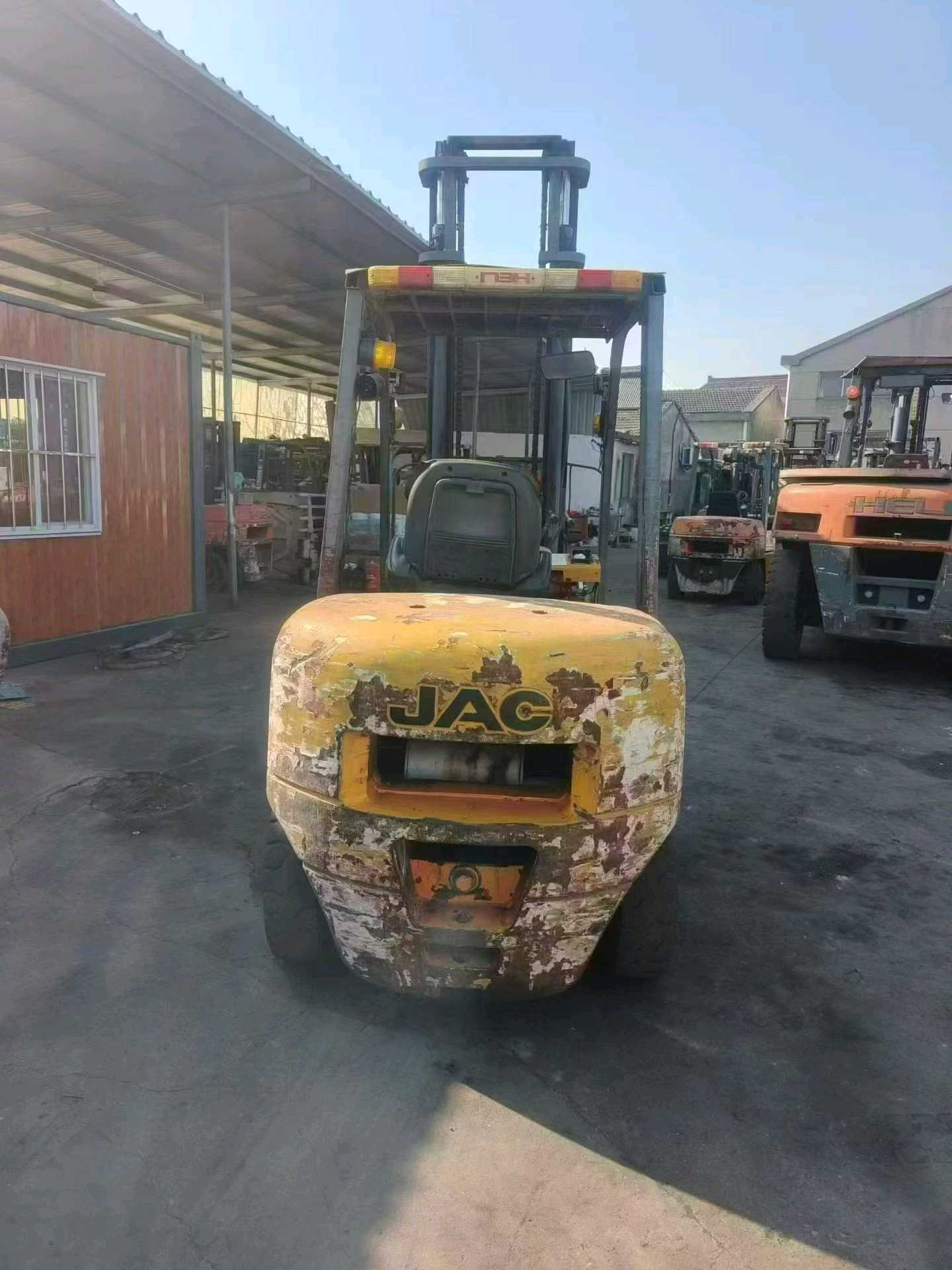 江苏省常州市天宁区关河中路138号二手江淮3吨升高0米柴油叉车