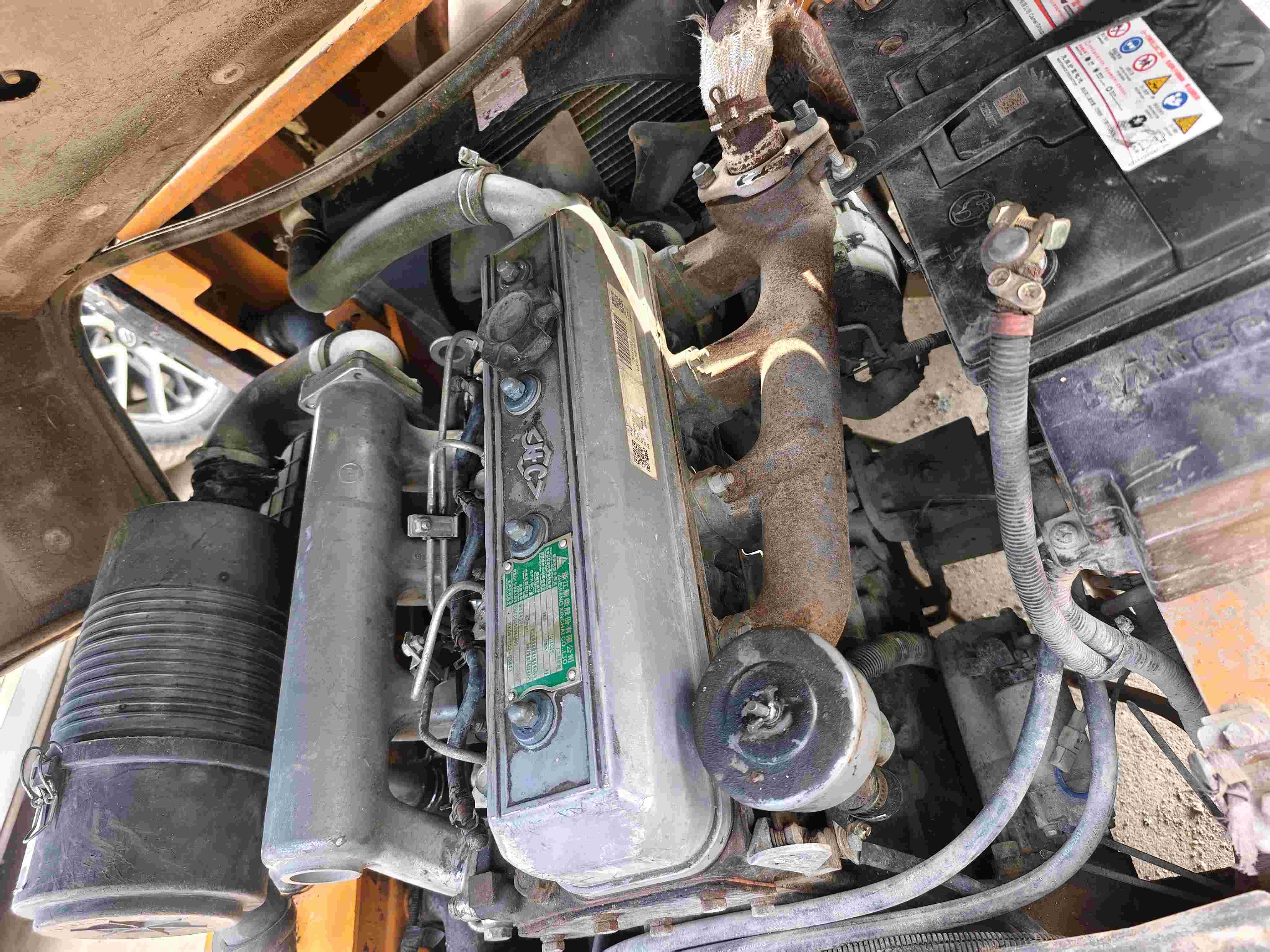 广东省清远市清城区洲心凤凰居委会新屋村32,121号二手杭叉3.5吨升高0米柴油叉车