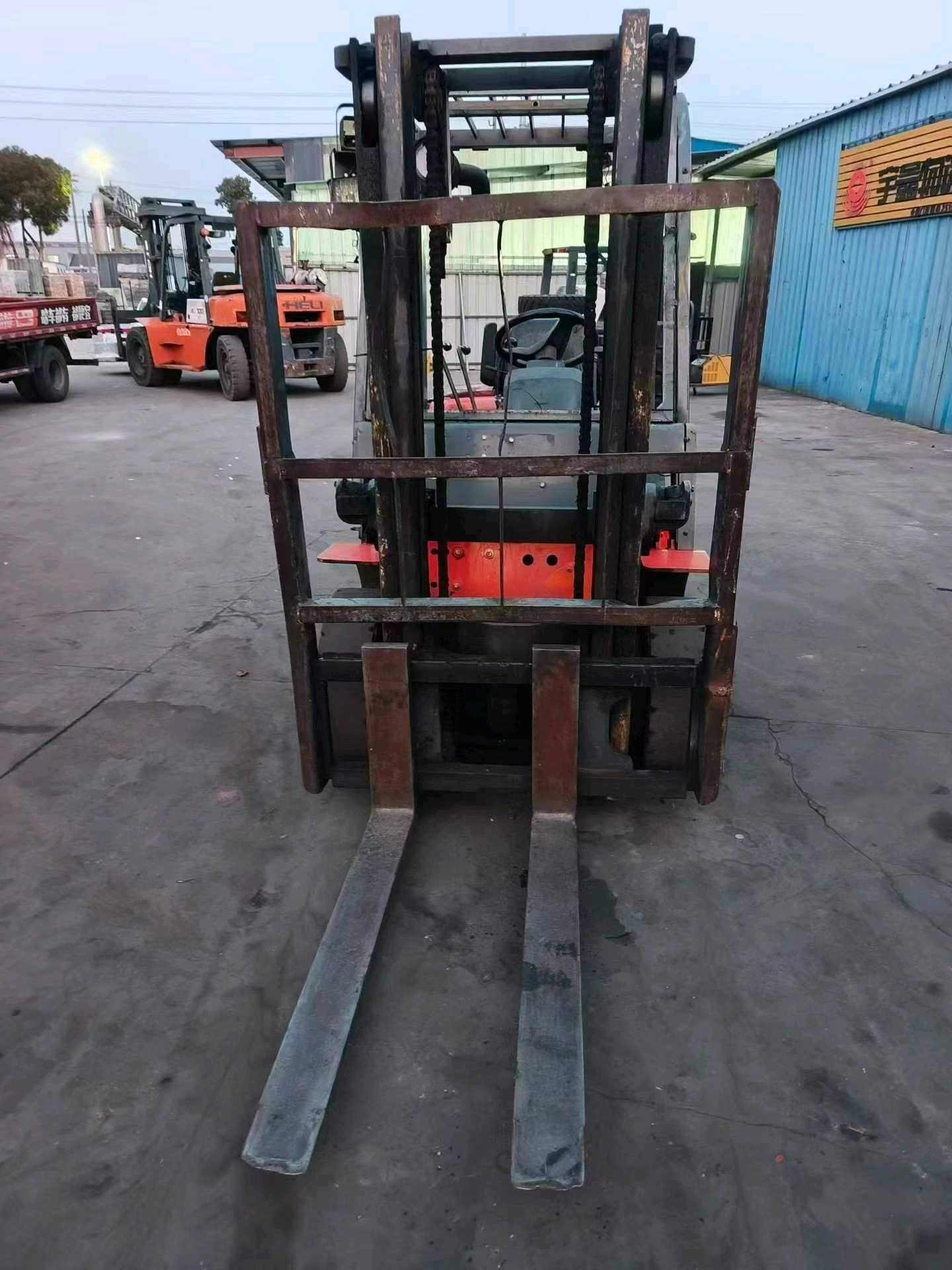 江苏省常州市天宁区关河中路138号二手江淮3吨升高0米柴油叉车