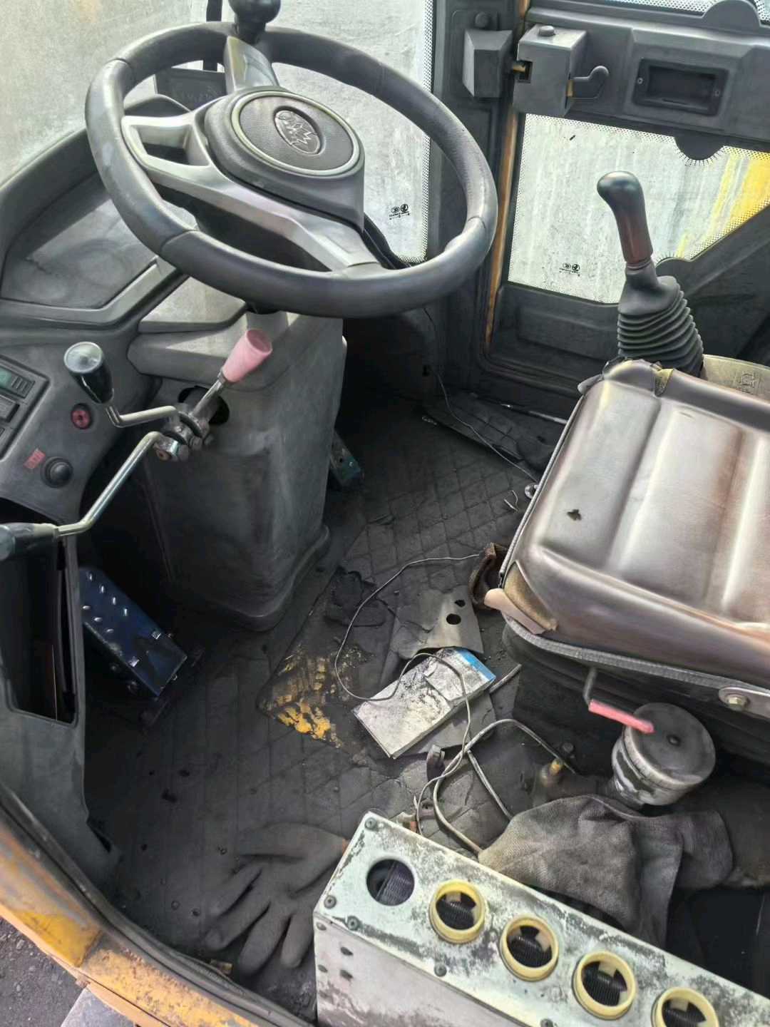 内蒙古自治区包头市昆都仑区站前路二手其他3吨升高0米柴油叉车