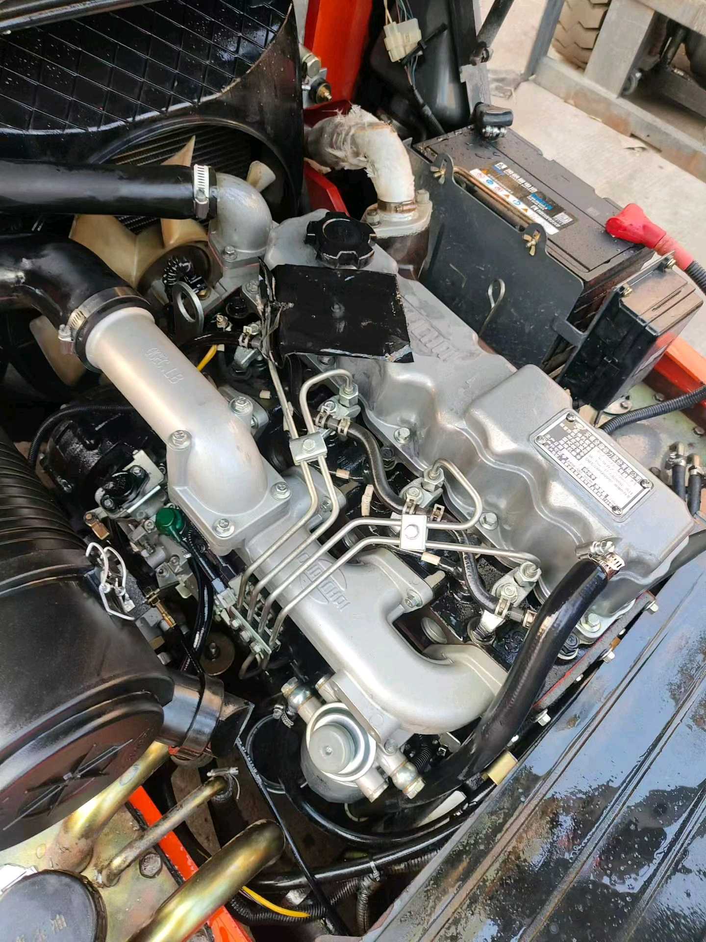 上海市静安区秣陵路303号二手龙工3.5吨升高0米柴油叉车