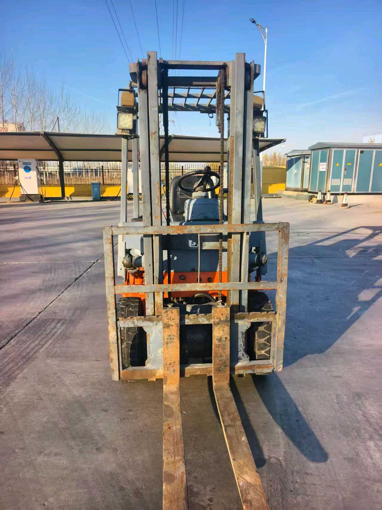 河北省廊坊市安次区常甫路与顺安道交叉口东北侧二手合力1.5吨升高0米柴油叉车