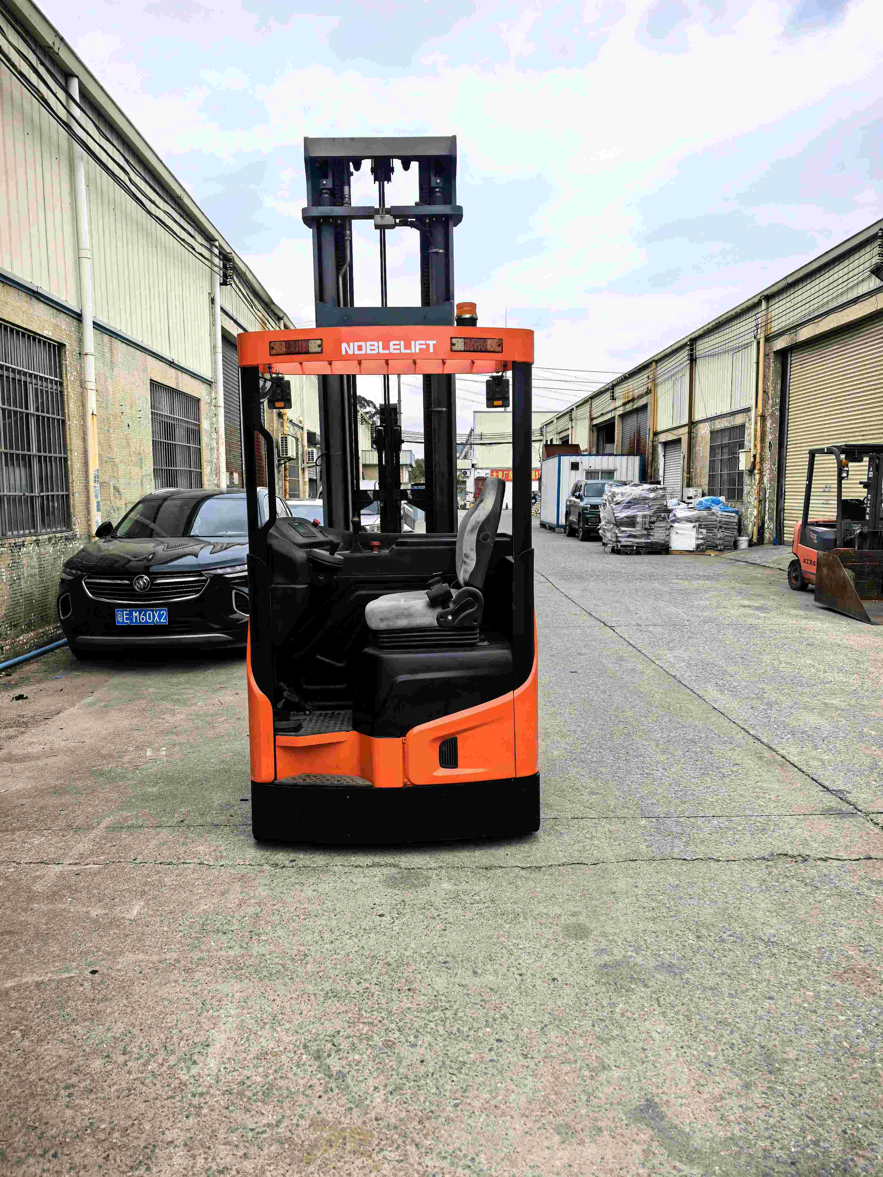 广东省广州市增城区二手其他1.6吨升高0米座驾前移式电动叉车