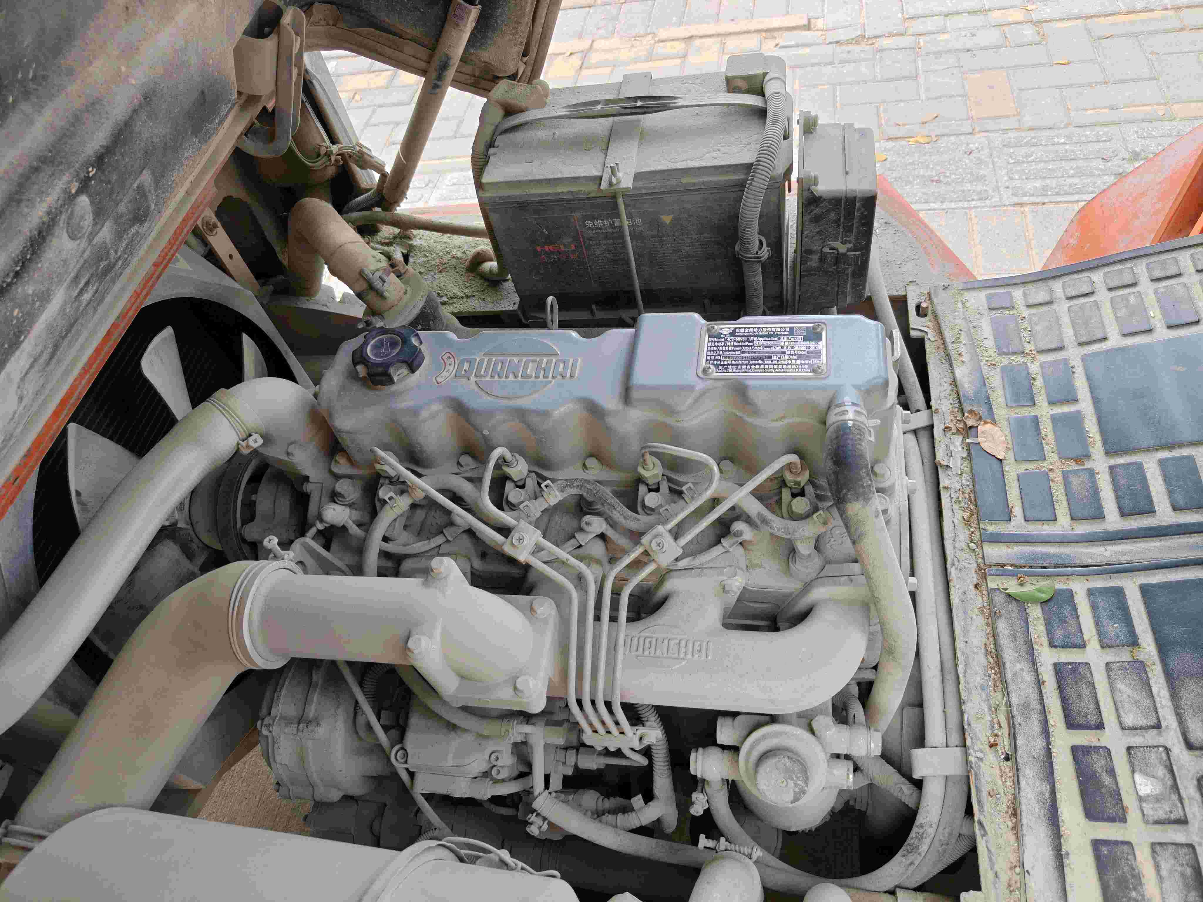 广东省深圳市宝安区上川一路四十七区美加二手合力3.5吨升高0米柴油叉车