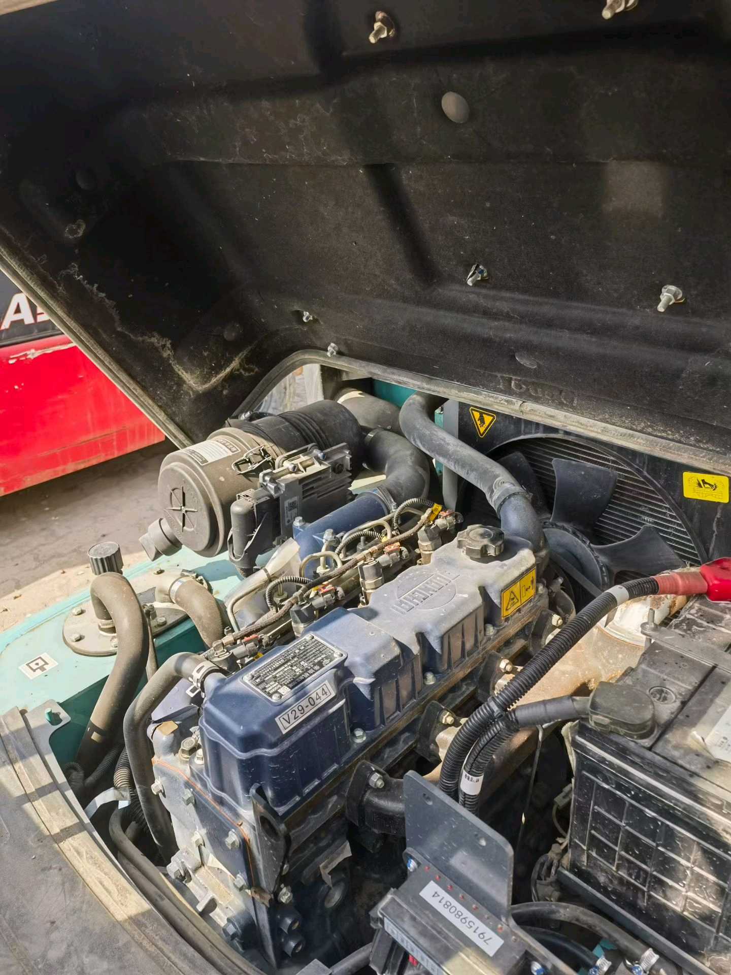 宁夏回族自治区银川市金凤区通达北街371号二手宝骊3.5吨升高0米柴油叉车