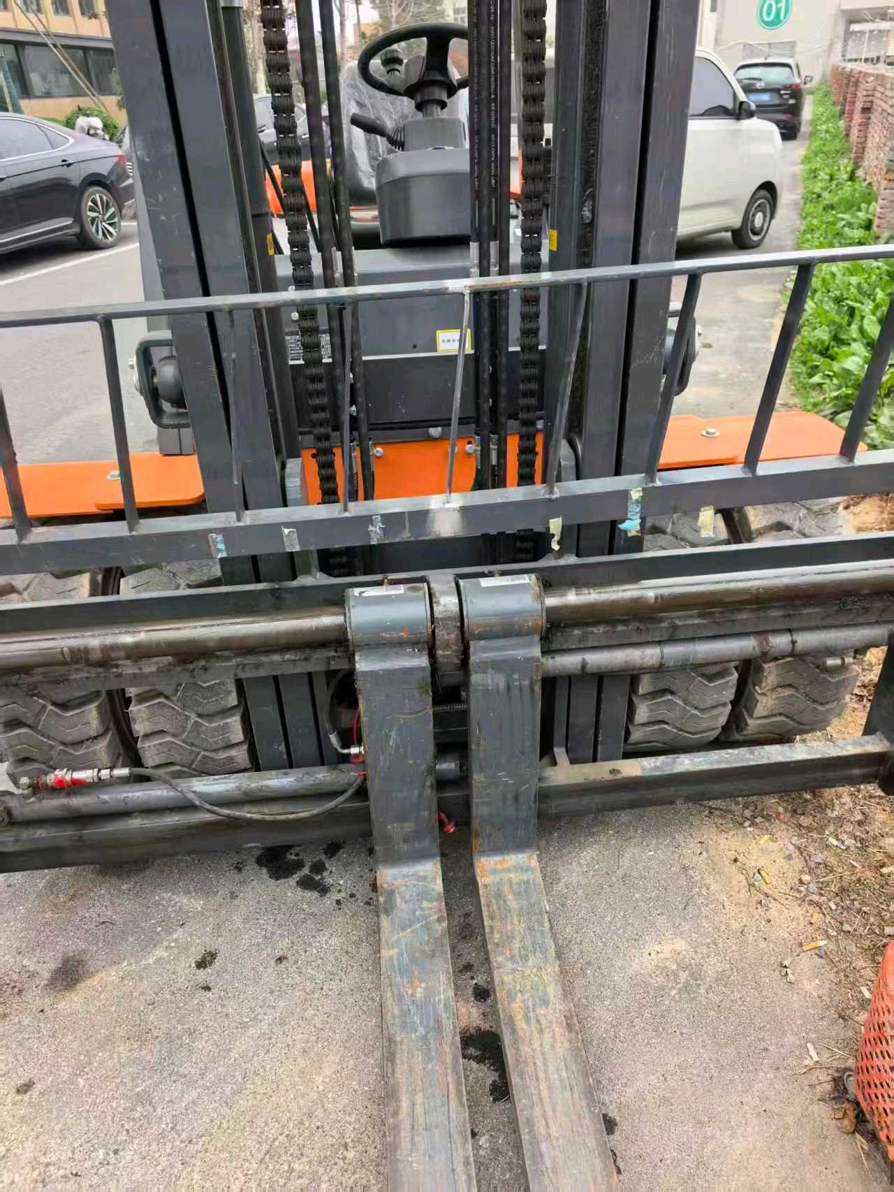 江苏省淮安市淮阴区珠江路18号二手龙工3.8吨升高0米柴油叉车