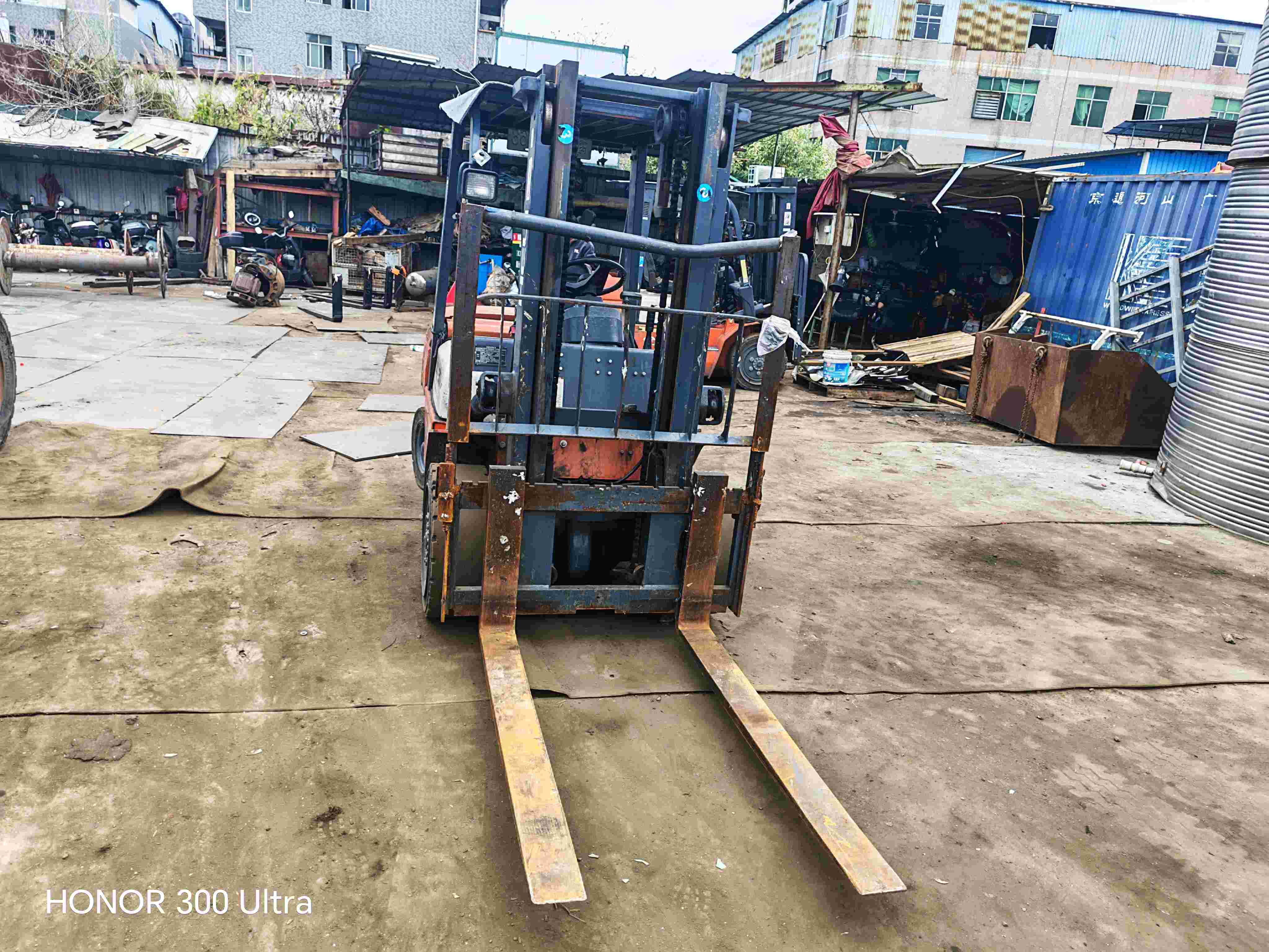 广东省广州市增城区新塘镇瑶田村西联石新路2-1号二手合力3吨升高0米柴油叉车