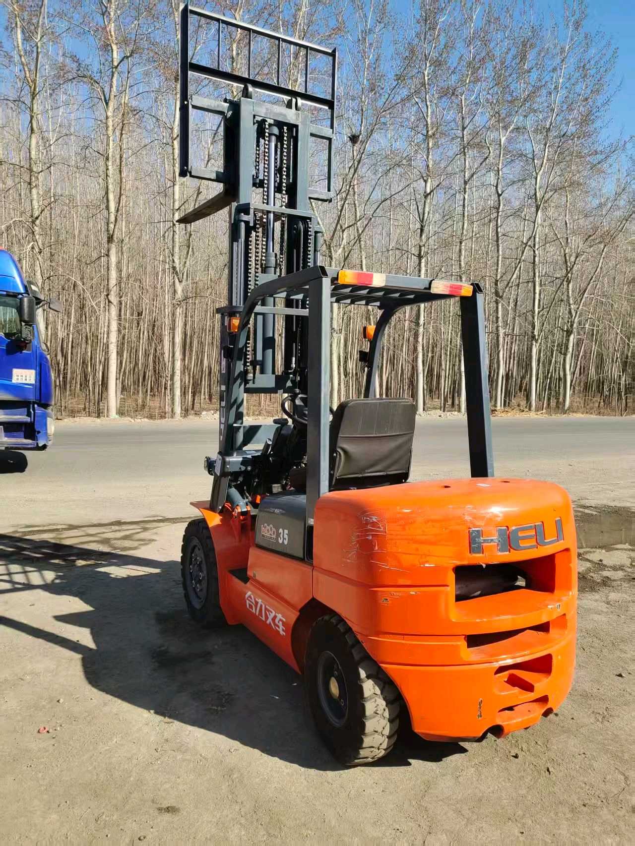 河北省廊坊市安次区常甫路与顺安道交叉口东北侧二手合力3.5吨升高0米柴油叉车