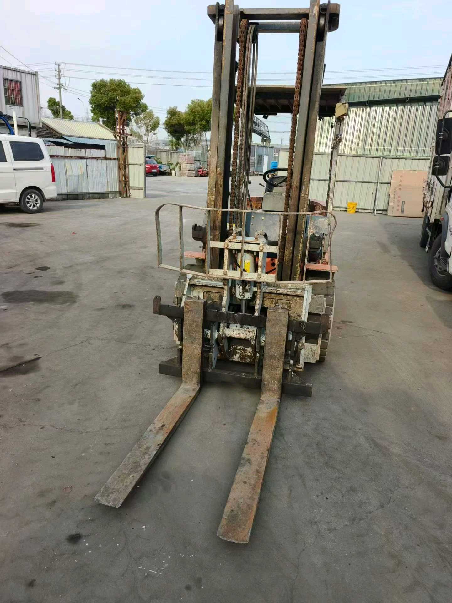 江苏省常州市天宁区关河中路138号二手合力3.5吨升高0米柴油叉车