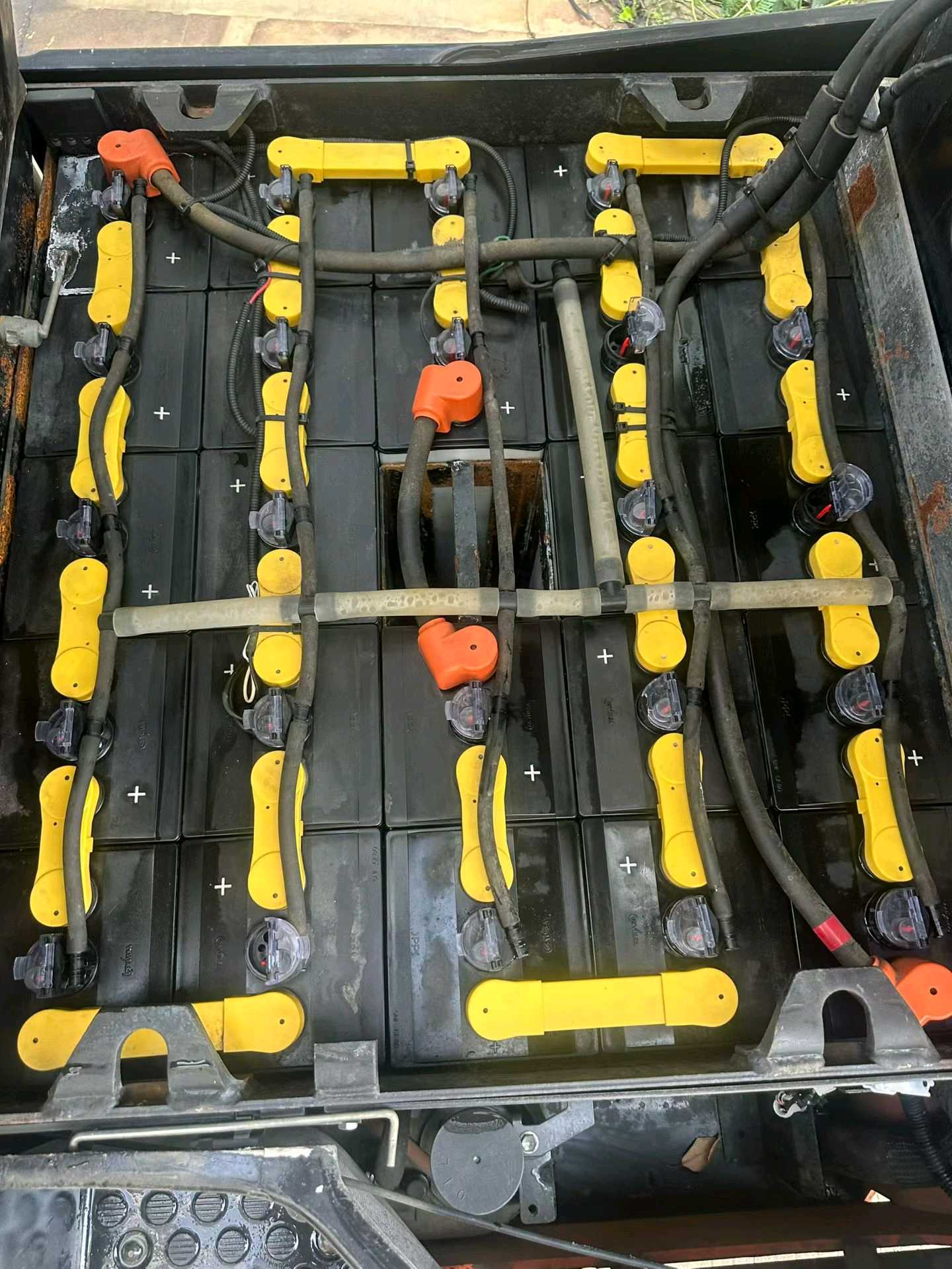 广东省广州市越秀区环市西路159号二手丰田1.5吨升高0米电动叉车