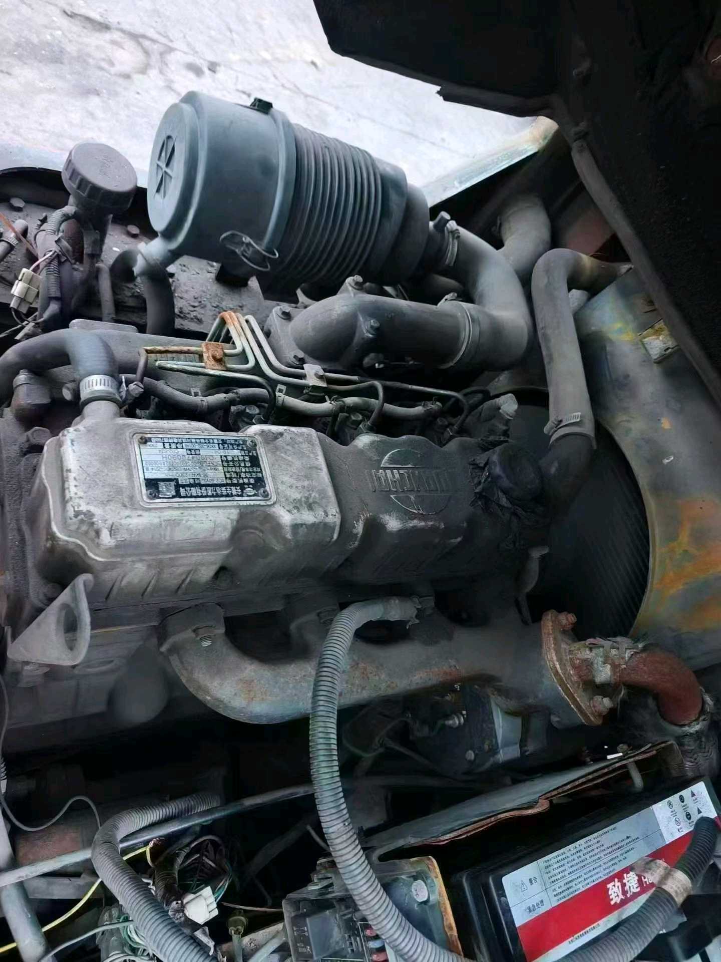 江苏省常州市天宁区关河中路138号二手龙工3吨升高0米柴油叉车