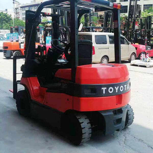 北京丰田2吨平衡重式电动叉车出租【价格 价格一览表 多少钱一个月】