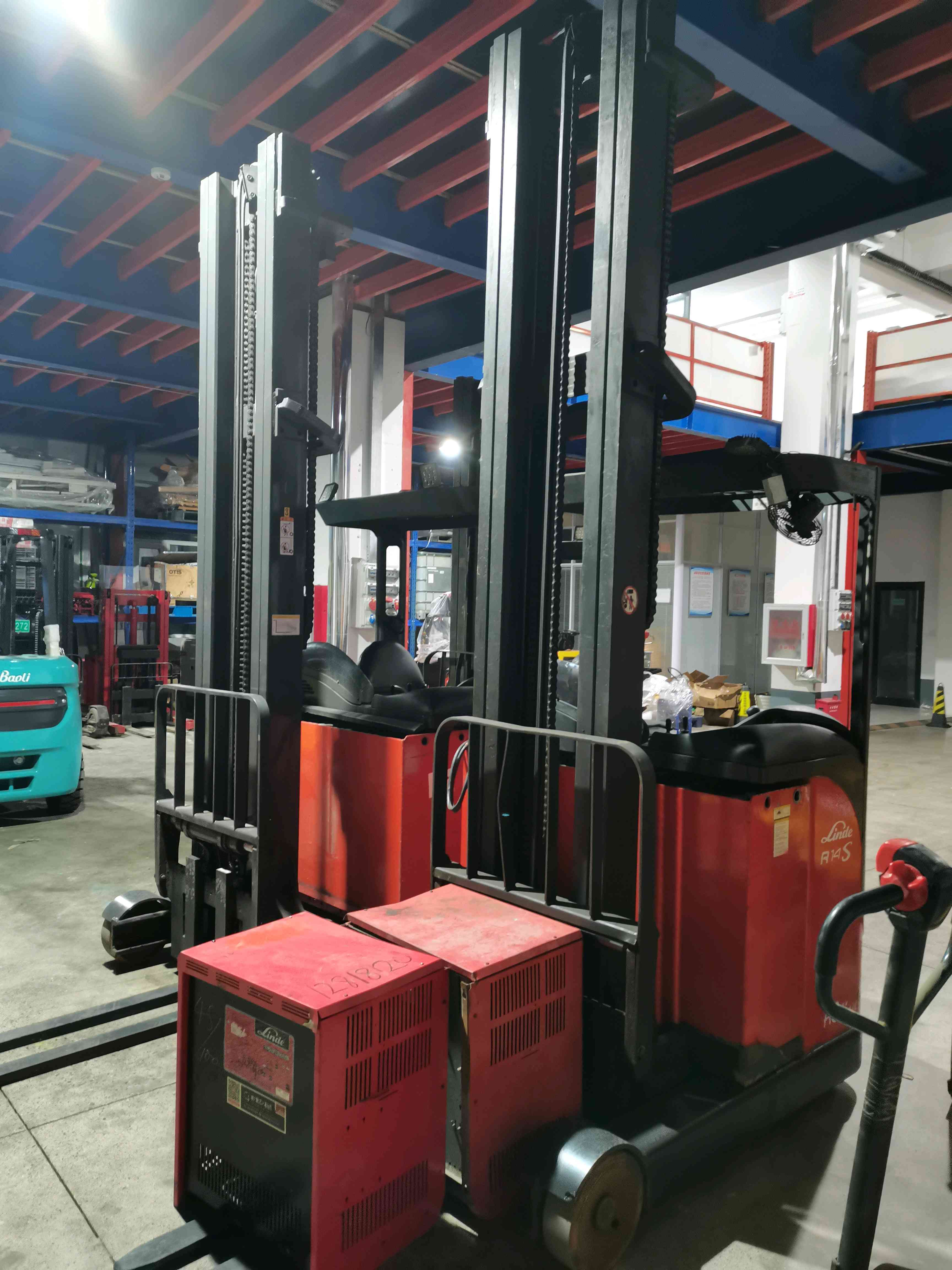 二手林德1.6吨座驾前移式叉车出租