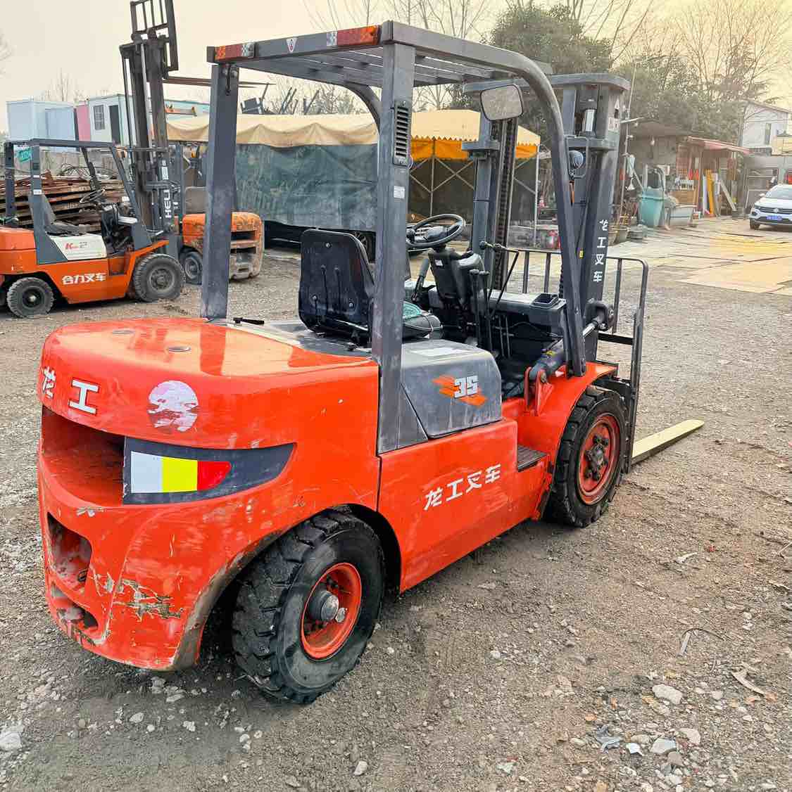 二手龙工3.5吨柴油车出租